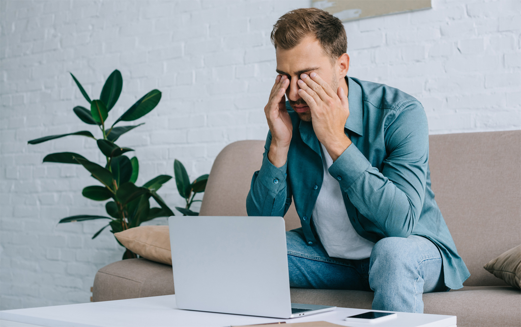 ۱۱ عادت روزمره که باعث چین و چروک پوست میشود