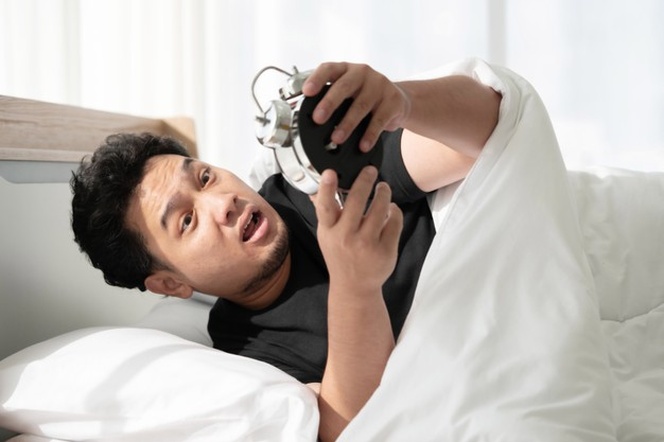 چرا صبحها خواب میمانم؟